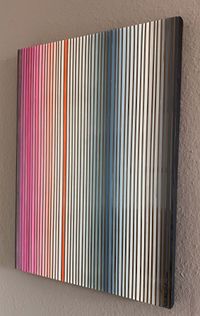 Acryl auf Leinwand, bunte Linien, eingeteilt mit Audiokassettenband